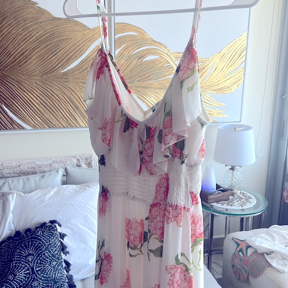 BOGO - Gorgeous spring high low dress